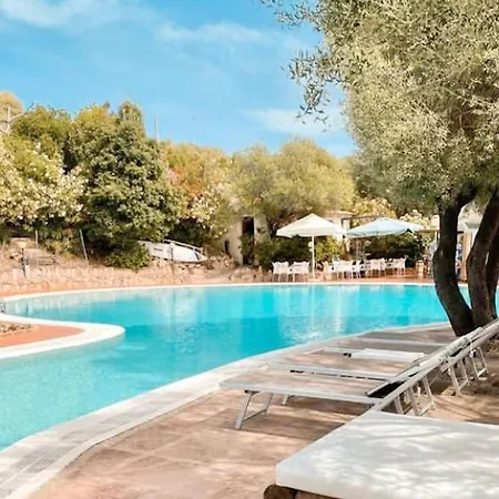With Swimming-pool In Badesi, With Air Conditioning And Private Outdoor Area