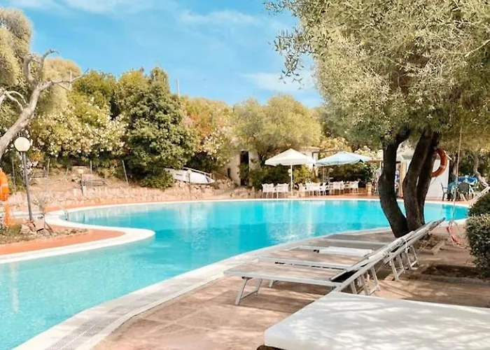 With Swimming-pool In Badesi, With Air Conditioning And Private Outdoor Area