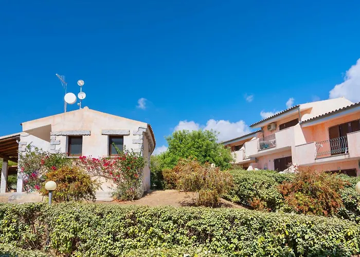 With Swimming-pool In Badesi, With Air Conditioning And Private Outdoor Area 3*