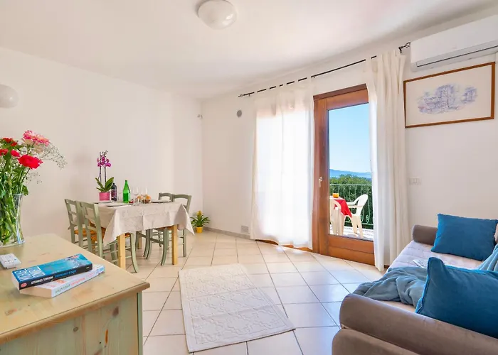 With Swimming-pool In Badesi, With Air Conditioning And Private Outdoor Area Appart hôtel 3*