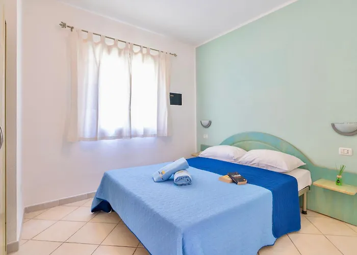 With Swimming-pool In Badesi, With Air Conditioning And Private Outdoor Area 3*