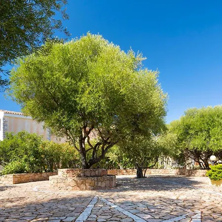 Apartahotel With Swimming-pool In Badesi, With Air Conditioning And Private Outdoor Area Badesi