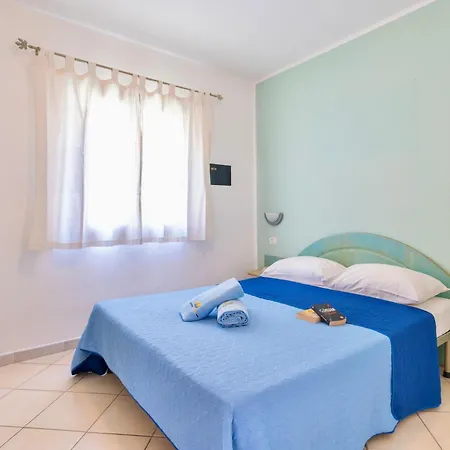 With Swimming-pool In Badesi, With Air Conditioning And Private Outdoor Area 3*