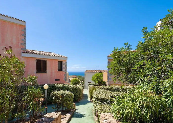With Swimming-pool In Badesi, With Air Conditioning And Private Outdoor Area Apartmanhotel Badesi