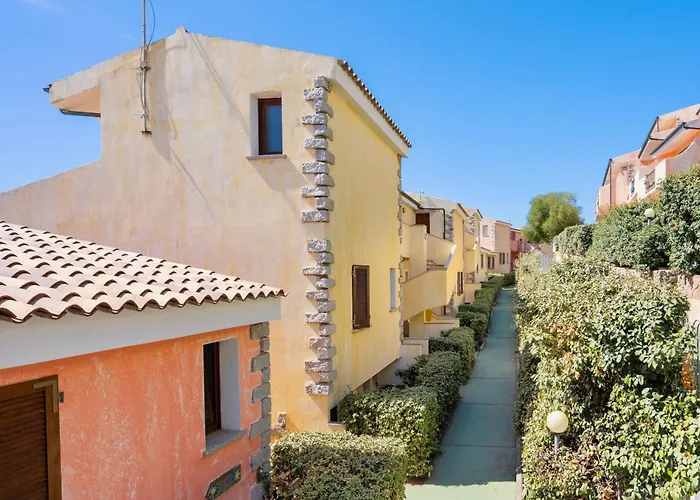With Swimming-pool In Badesi, With Air Conditioning And Private Outdoor Area 3*